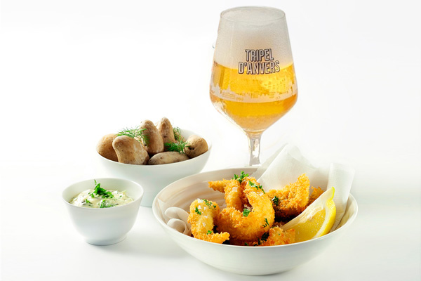 Belgisk klassiker, friterad fisk eller skaldjur med potatis och dip, med De Koninck Tripel d’Anvers.